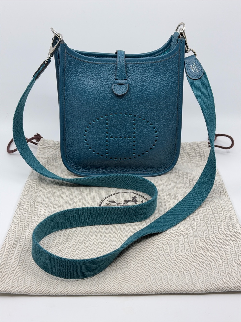 Hermes 2022 Evelyne TPM Bleu Izmer Clemence